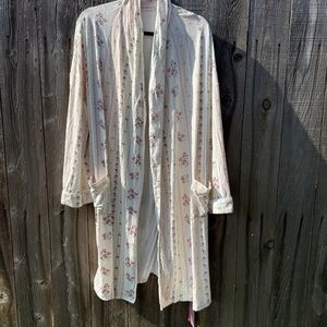 Ivy City Co Cream Robe open front with Soft Pink Floral Print NEW